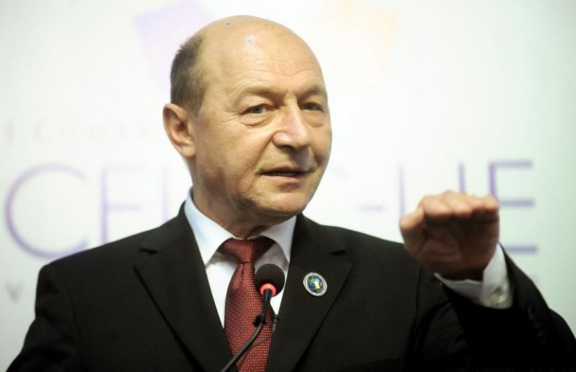 Reacția lui Băsescu, la declarația lui Corlățean: Minte! Are o gaură în creier