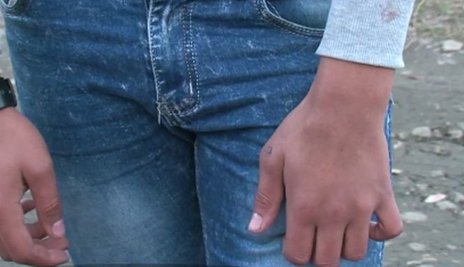 Scene şocante într-o comună din județul Iași. Un băiat de 14 ani acuză că a fost lovit cu lanțuri - VIDEO