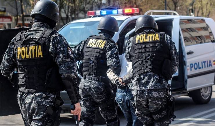 IGPR: Polițistul din Suceava tăiat cu sabia nu purta cască de protecție