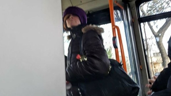 Nebunia se extinde: Atac în autobuz