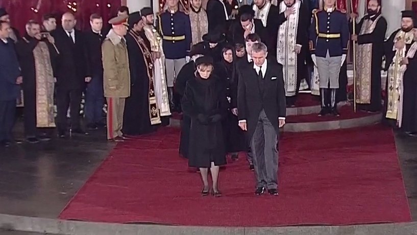 Imagini pline de emoție de la înmormântarea Regelui Mihai. Fostul Principe Nicolae, lacrimi de durere