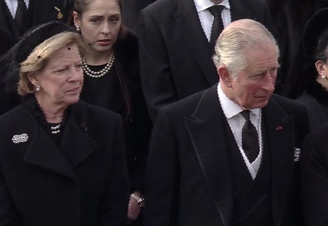 Regele Mihai, ultimul drum. Cum a fost surprins Prinţul Charles la funeraliile regale