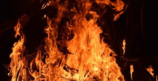 Incendiu grav la Vaslui. O femeie a fost găsită inconștientă și cu arsuri foarte puternice