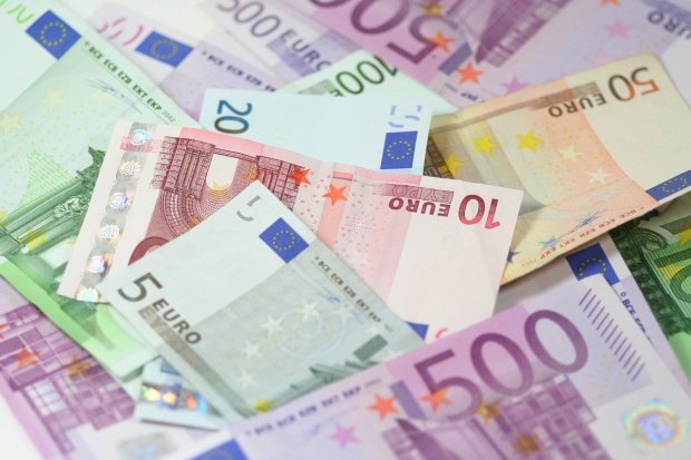 Cursul valutar a explodat. Maxim istoric pentru euro