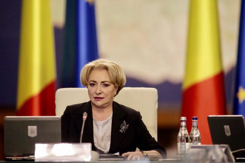 Funcţionarii publici dau în judecată Guvernul 16