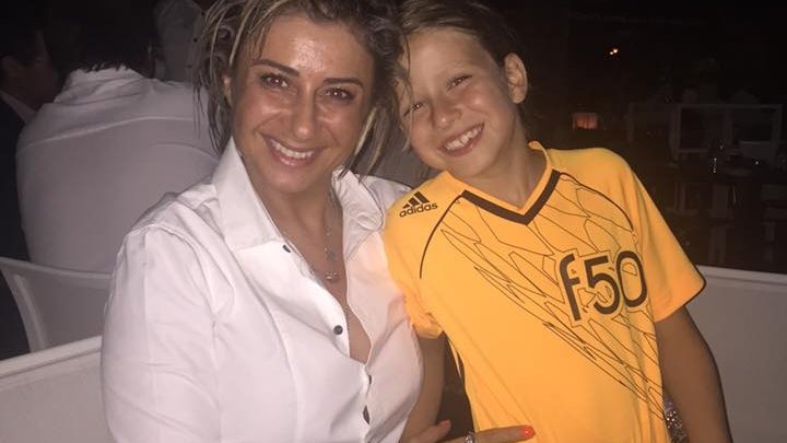 Anamaria Prodan și-a trimis fiul în Dubai ca să se poată dedica în totalitate mamei sale