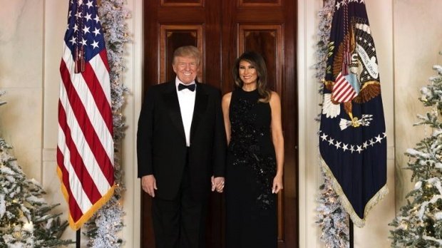 Motivul pentru care Melania Trump refuză să-și ia de mână soțul - VIDEO