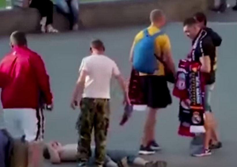 Scene de violență înaintea finalei dintre Real Madrid și Liverpool. A fost doborât la pământ - VIDEO