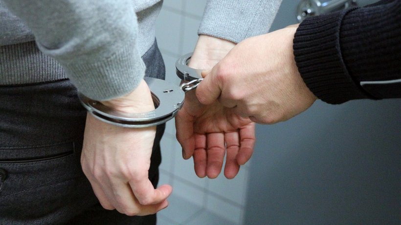 Român arestat în Germania pentru tentativă de omor. A încercat să ucidă o tânără în parc
