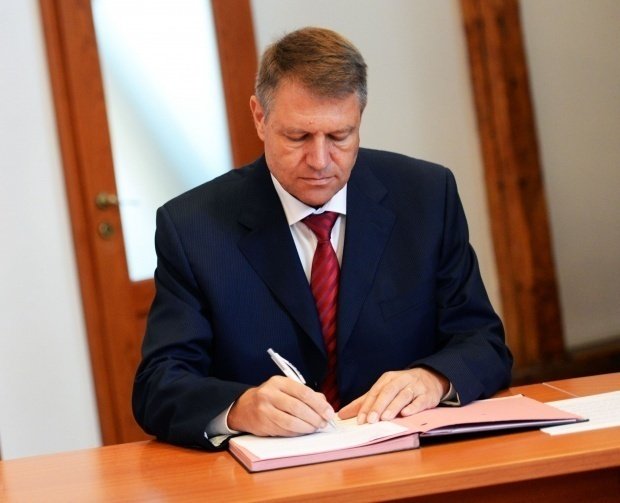Klaus Iohannis a semnat decretul de promulgare a legii privind organizarea juridică