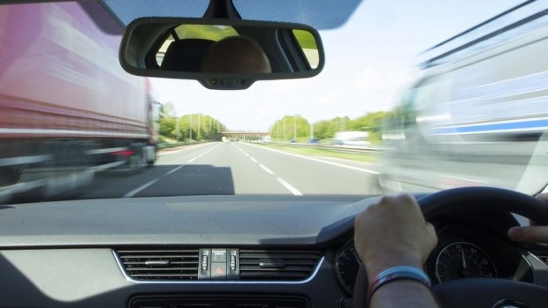 Maşinile cu volan pe dreapta nu vor mai putea fi înmatriculate în România