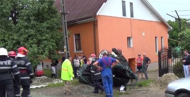 Accident grav în Bistrița Năsăud. Doi copii, transportați de urgență la spital