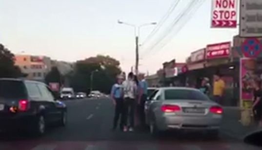 Scandal cu polițiștii în Constanța! Un șofer a fost încătușat