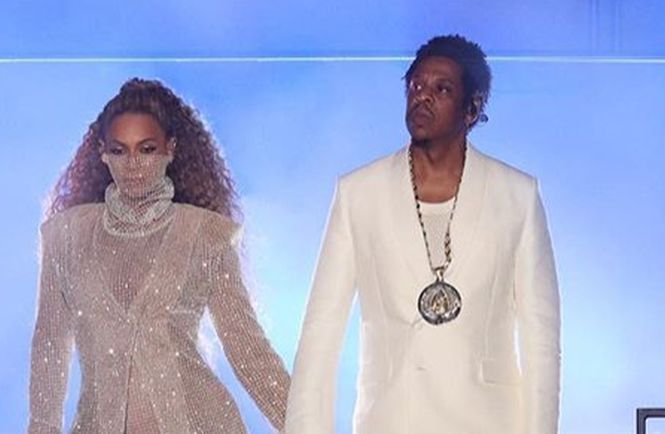 Concertul lui Beyoncé și Jay-Z s-a terminat dezastruos! Un fan a urcat pe scenă și ce a urmat... 