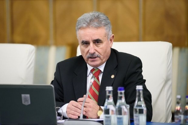 Vicepremierului Viorel Ştefan, numit în funcţia de ministru interimar al Cercetării