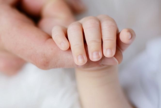 Acordarea ajutoarelor pentru bebeluşi, amânată