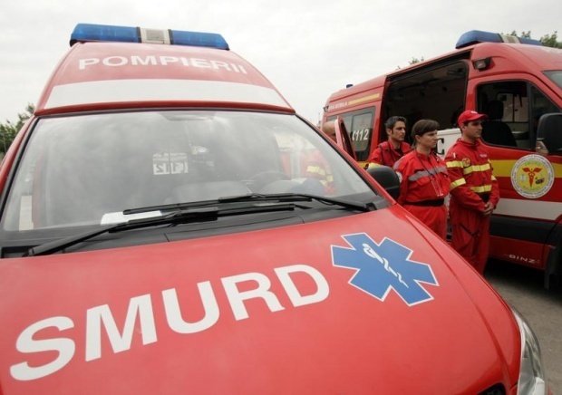 Trei persoane au ajuns la spital în urma unui accident chimic din Râmnicu Vâlcea. Una dintre victime este inconștientă