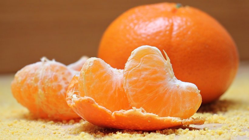O fetiță de 12 ani a mâncat o mandarină, iar apoi a murit. E incredibil cu ce era contaminat fructul 
