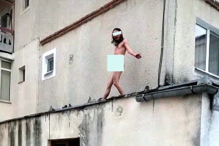 Imagini șocante pe terasa unui bloc din Câmpulung
