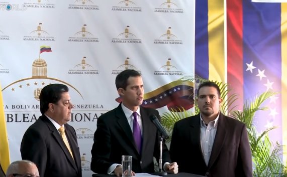 Răsturnare de putere în Venezuela. Președintele Parlamentului se proclamă președinte în exercițiu. America îl recunoaște imediat