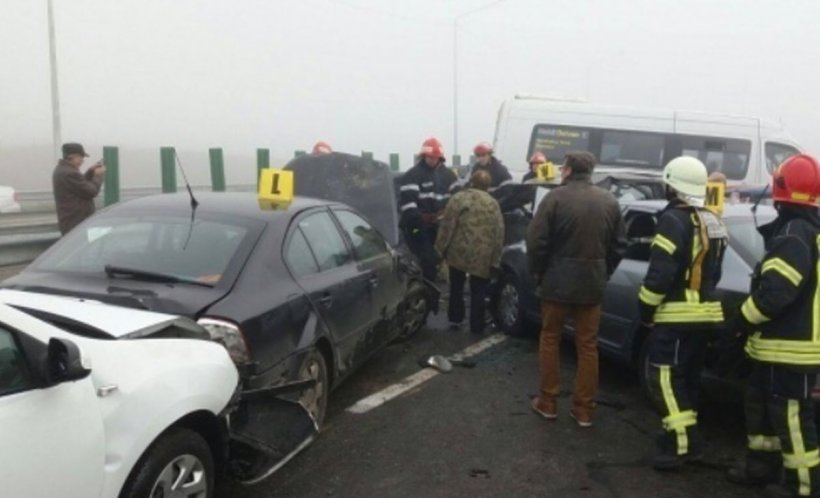 Panică în această dimineață în județul Brașov. Carambol din cauza ceţii. Cinci mașini au fost distruse!