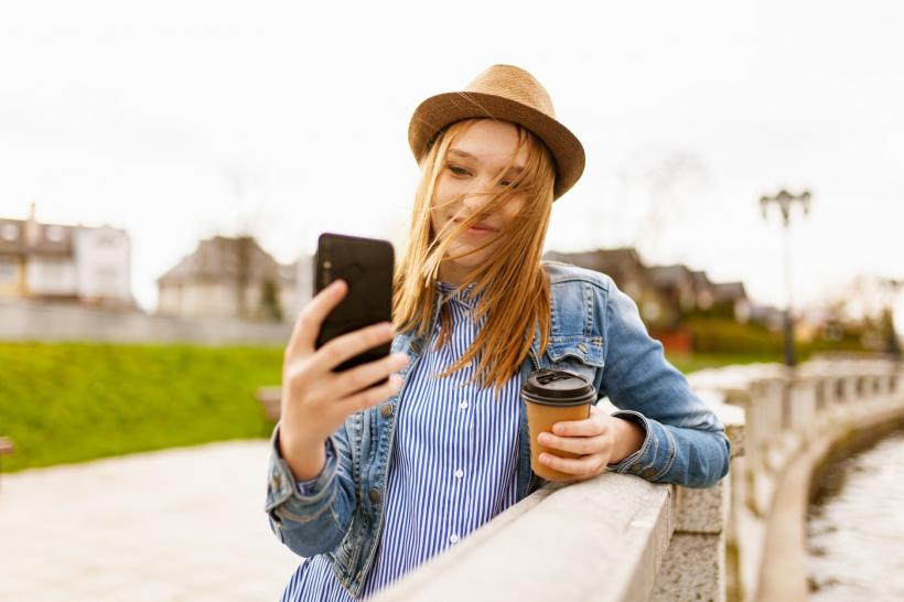 A căzut de la etajul 10 al unei clădiri în timp ce încerca să-și facă un selfie. Milena, în vârstă de 15 ani, a ajuns la terapie intensivă și acum se luptă să trăiască 127