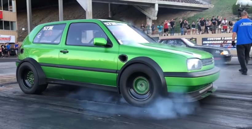VIDEO. Aşa ceva nu aţi mai văzut: un VW Golf cu două motoare! În cât timp atinge 100 km/h