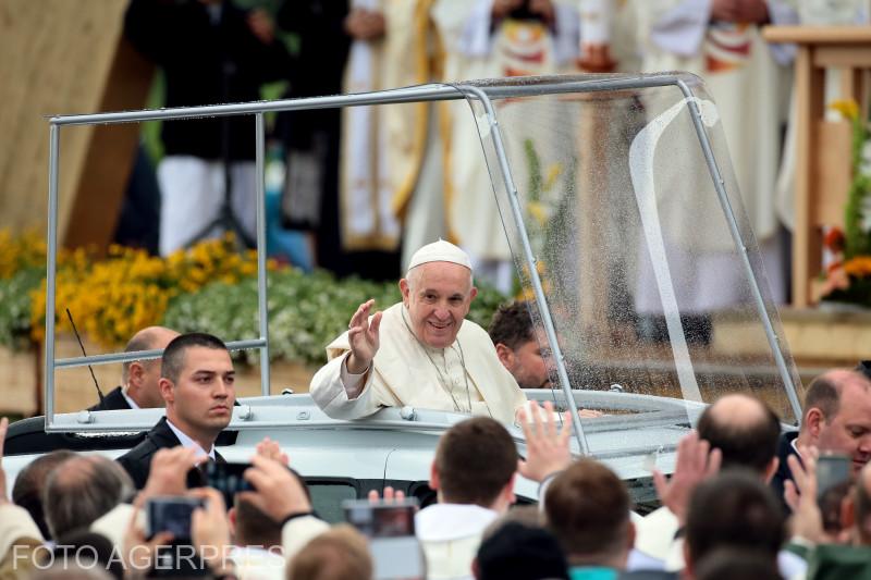 Papa Francisc a ajuns la Iași. Peste 150.000 de oameni au venit să-l vadă - LIVE TEXT și VIDEO 1078