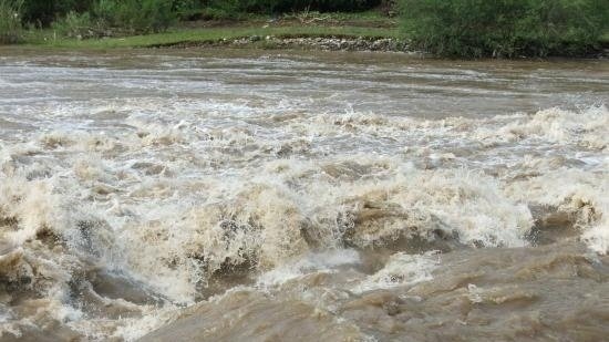 Avertizare de inundații pe râuri din 35 de judeţe. Cod galben până vineri la miezul nopţii 534
