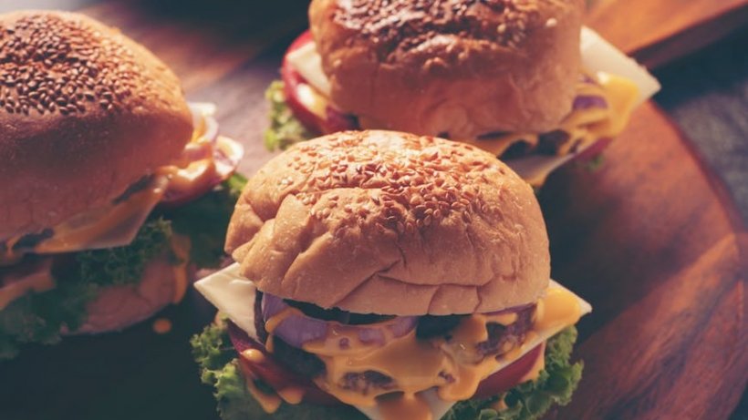 DIETA. Un apreciat prezentator american e de părere că burgerii vegetali fac parte din planul Satanei de distrugere a omenirii