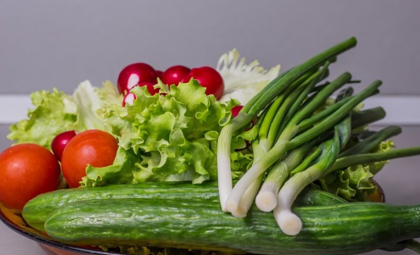 DIETA cu salată verde. Cum să slăbeşti fără să te înfometezi