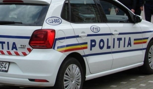 Un bărbat din Alba Iulia a sunat la 112 indignat că fosta soţie, fiul şi soacra au venit în vizită. Ce au făcut polițiștii când au ajuns la fața locului - FOTO