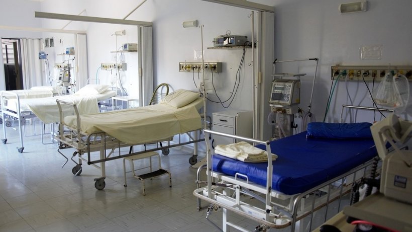 Roboții dezinfectează spitalele din România - VIDEO