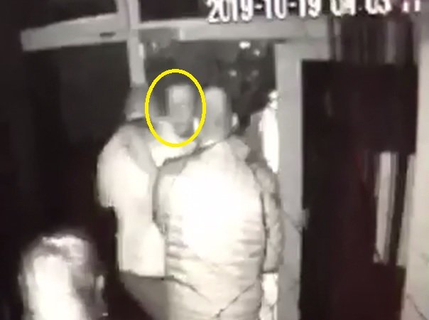 VIDEO. Momentul în care fiul lui Sile Cămătaru înjunghie un tânăr în fața unui club din Timișoara, surprins în imagini
