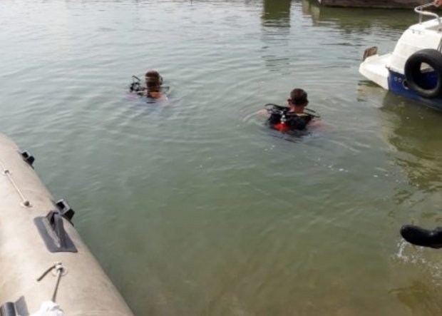 Alertă pe râul Moldova. Pompierii caută un bărbat care s-ar fi înecat în timp ce culegea ghebe pe malul apei