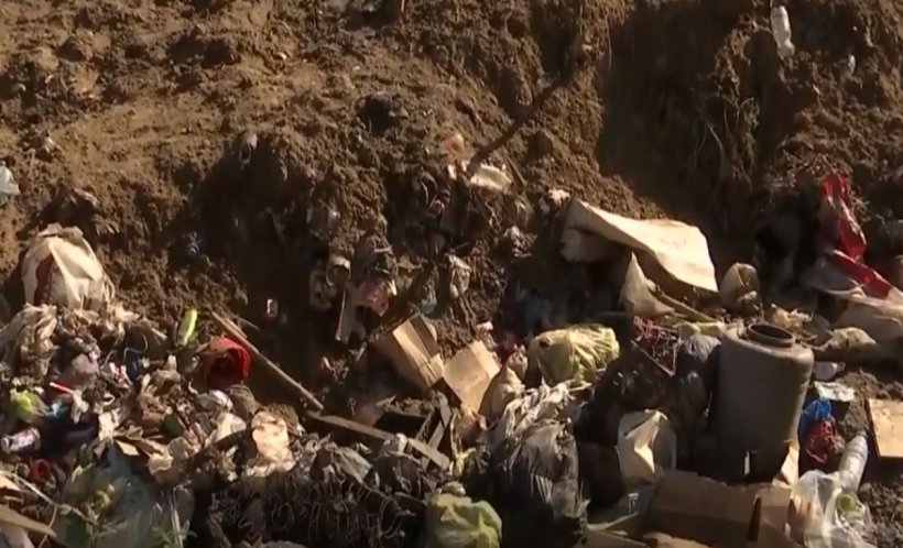 Locuitorii din Brașov, sufocați de gropi de gunoi ilegale - VIDEO