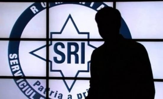 Un ofiţer SRI care a scris pe Facebook să se pună o bombă la „institutul diavolesc“ Elie Wiesel a fost scos de sub urmărire penală, ba chiar avansat în timpul anchetei