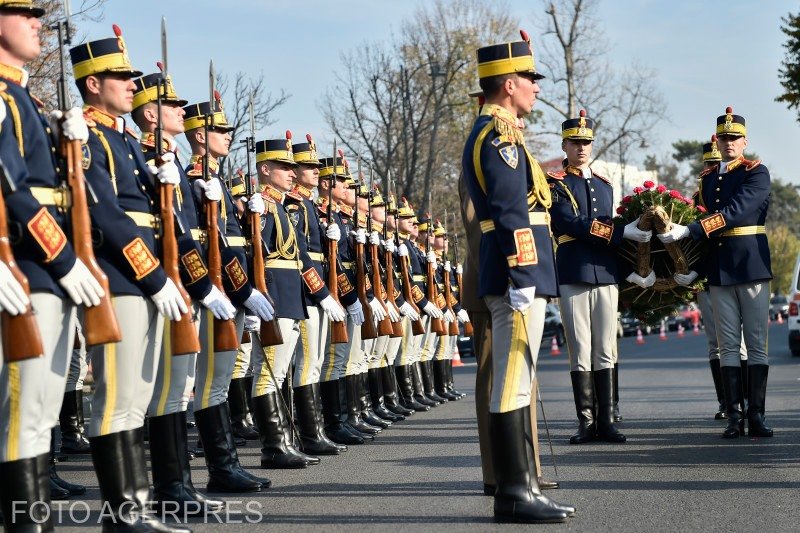 Ziua Armatei României. Manifestări în principalele garnizoane din ţară şi în bazele din străinătate. Klaus Iohannis: "Această aniversare are o semnificaţie profundă"