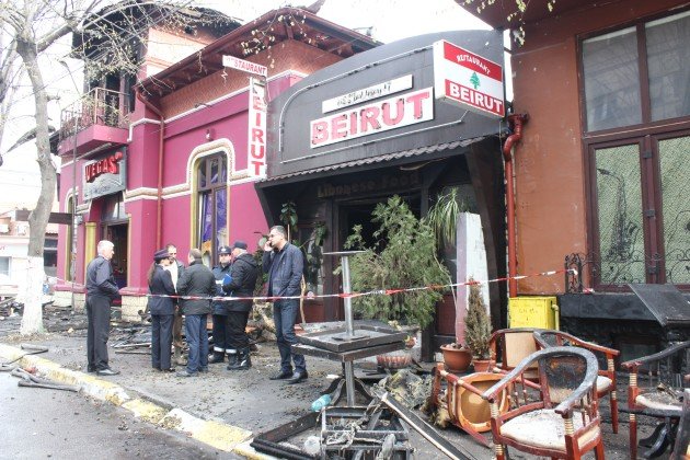 Patronul restaurantului "Beirut", unde au ars de vii trei tinere din Constanța, a fost dat în urmărire pentru executarea pedepsei cu închisoarea