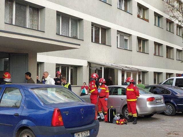 Alertă în Constanța! Zeci de persoane evacuate după ce un bătrân a amenințat că aruncă în aer un bloc 16