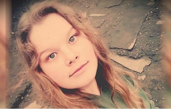 Răsturnare de situație în cazul fetei dispărute din Dăbuleni! A fost găsită și refuză să se întoarcă acasă. Familia crede că ar fi victima unei rețele de prostituție
