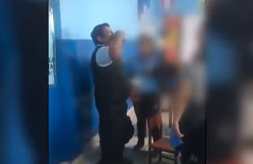 Imagini inedite surprinse într-o școală. Un profesor bea alcool împreună cu elevii săi chiar în clasă (VIDEO)