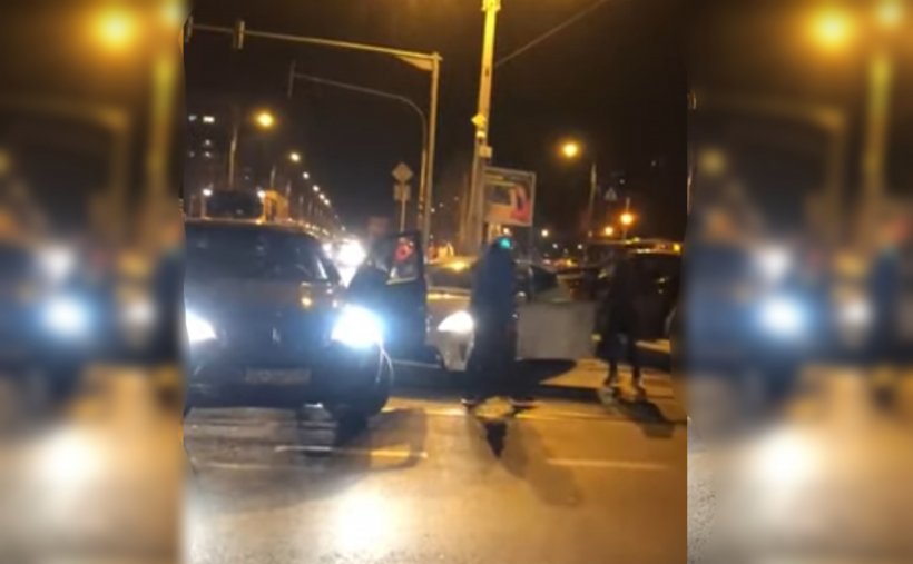 VIDEO. Incident șocant, în Capitală. Doi șoferi s-au luat la bătaie în mijlocul bulevardului