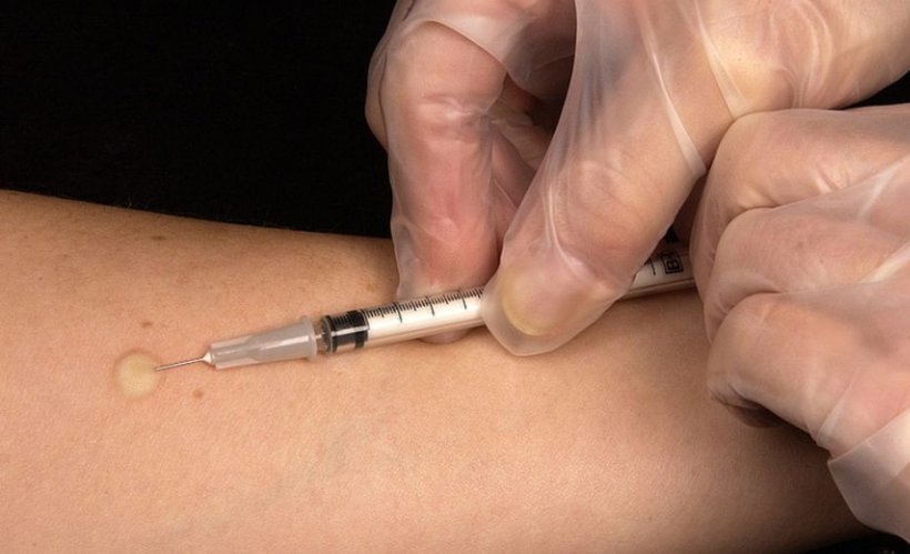 China a început testarea unui vaccin pe oameni. 108 voluntari au primit primele injecţii 