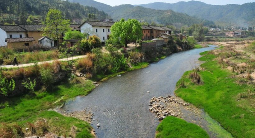 Un primar italian crede că apa din satul său îi protejează pe localnici de COVID-19