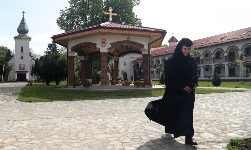 Mânăstirea Dragomirna din Suceava a fost închisă, după ce nouă măicuţe au fost infectate cu coronavirus