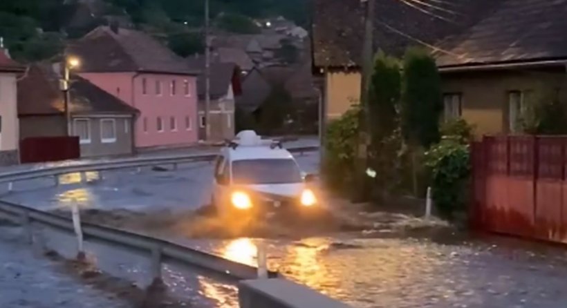 E dezastru în Harghita: Zeci de case au fost inundate