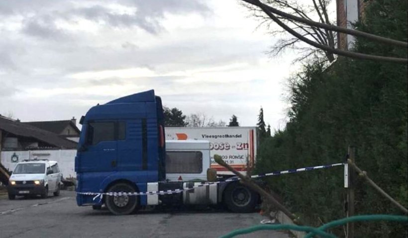 Șofer român de TIR, găsit mort în cabina camionului, într-o parcare din Italia
