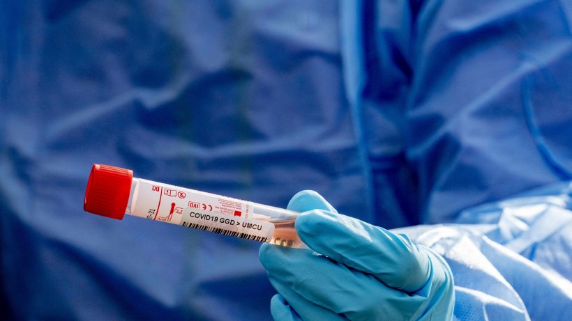 Focar de de coronavirus într-o fabrică de textile din Sibiu. 23 de persoane au fost infectate