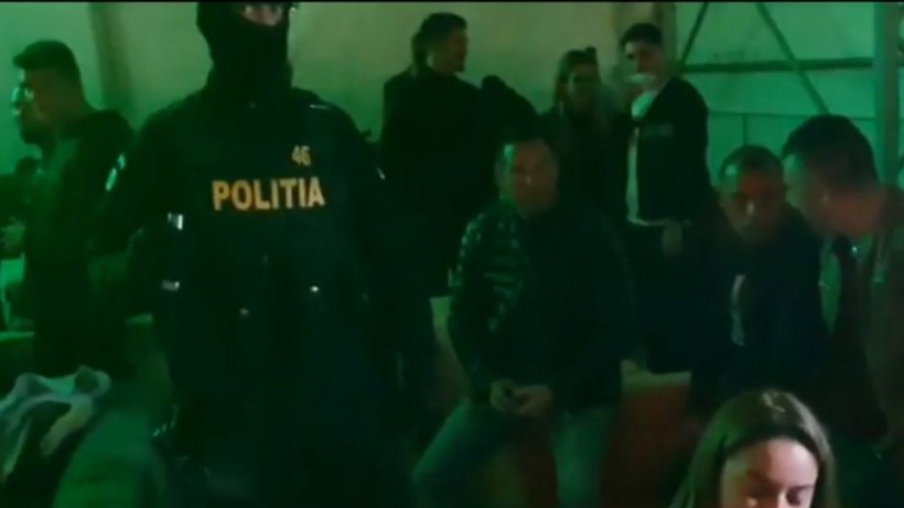 Imagini scandaloase într-un club din judeţul Olt! 170 de oameni petreceau fără măşti